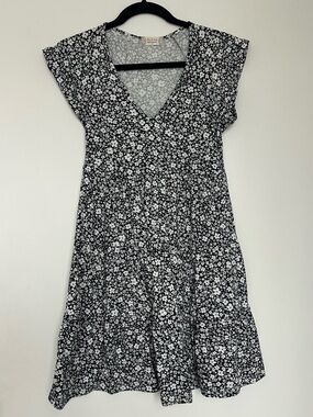 Altar’d State Black Floral Mini Dress V-Neck Tiered Women’s XS